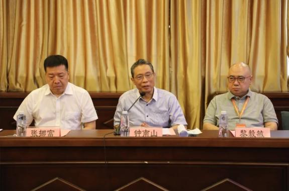 世界疫情最新动态与小巷独特小店的探索之旅