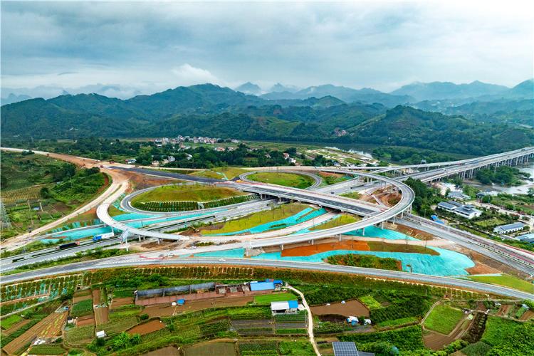 灌平高速公路最新动态，驶向自然美景的旅程，探寻内心平和之路