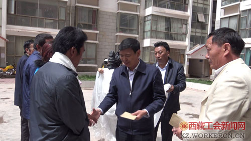 昌都李富忠，爱与陪伴的温馨瞬间最新报道